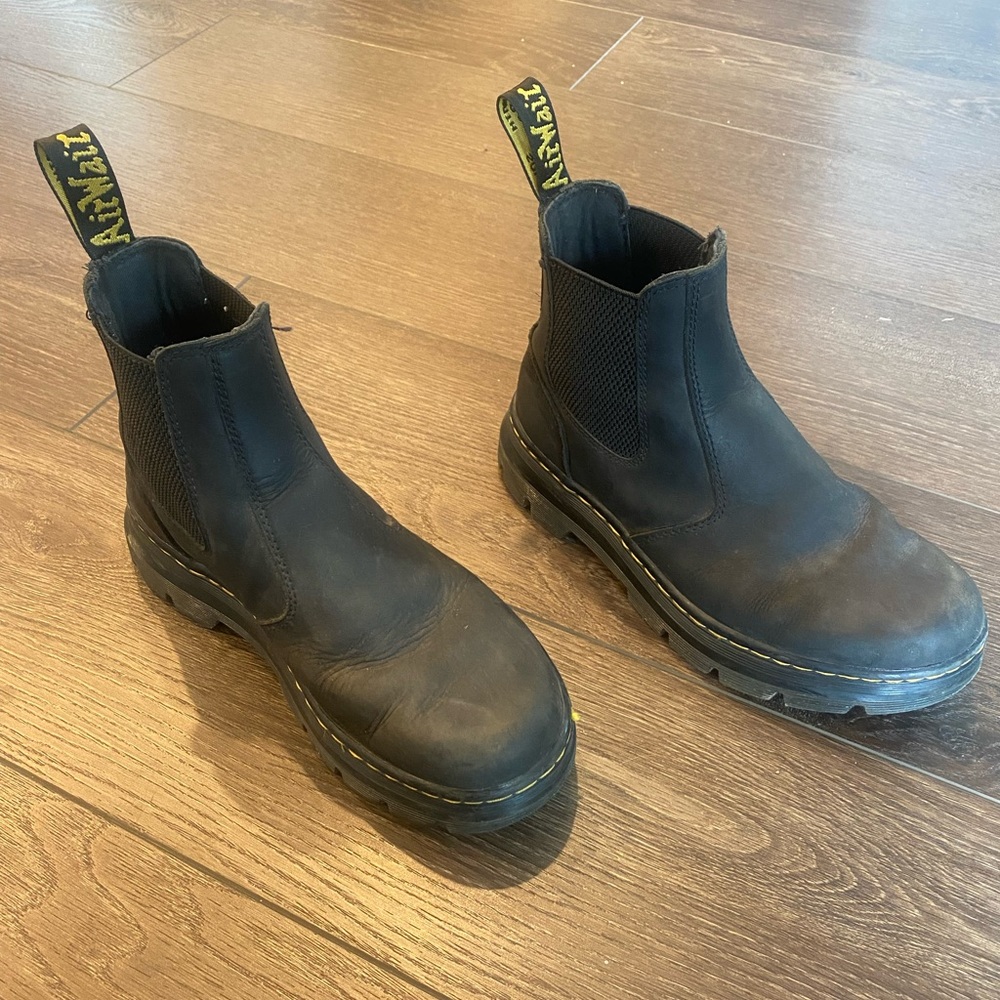 Chelsea Boot Size 7 - Picture 2 of 3